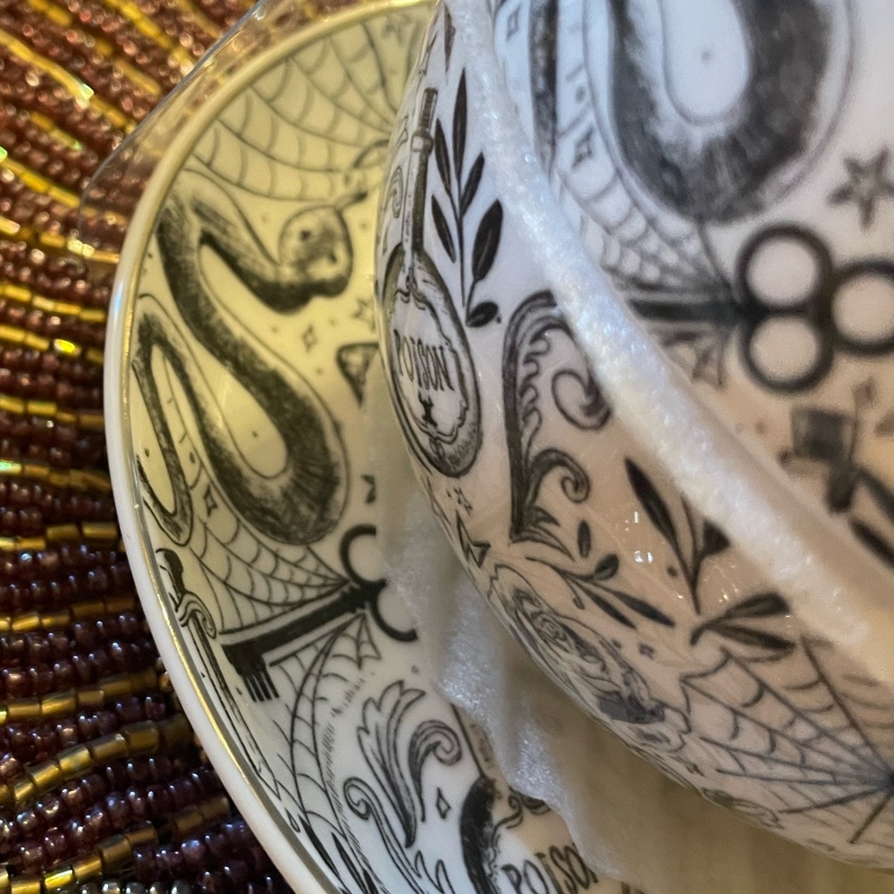 GRACE TEAWARE NEW Gothic Tea For 1 With Skulls And Moth Design Teapot/Teacup Set - Picture 5 of 16